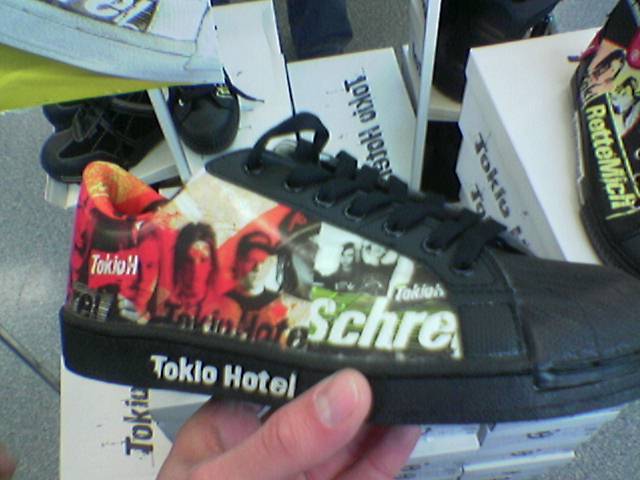 Emodivat - Tokio Hoteles cipő - nesze neked adidas superstar